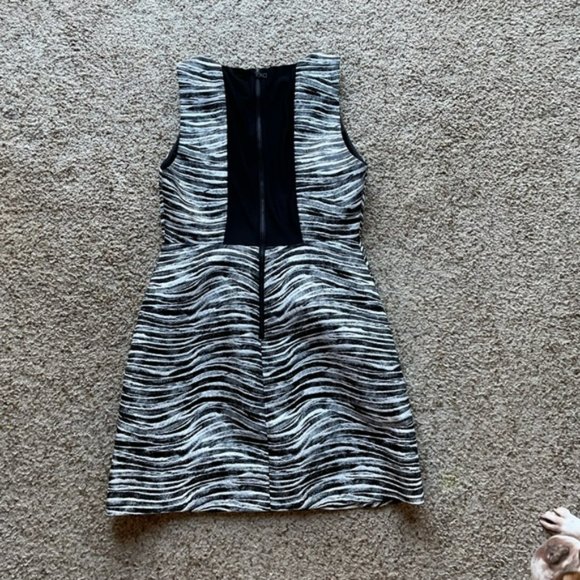 Nwt Alice & Olivia mini dress size 6 - Picture 3 of 6